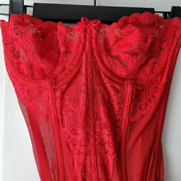 VICTORIA'S SECRET GOLD LABEL  - Picture 4 of 10